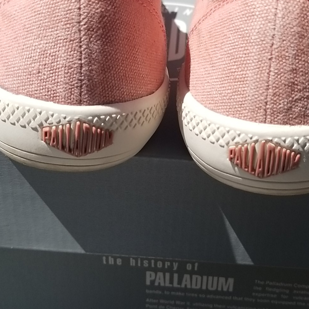 Sneakers - Picture 4 of 4